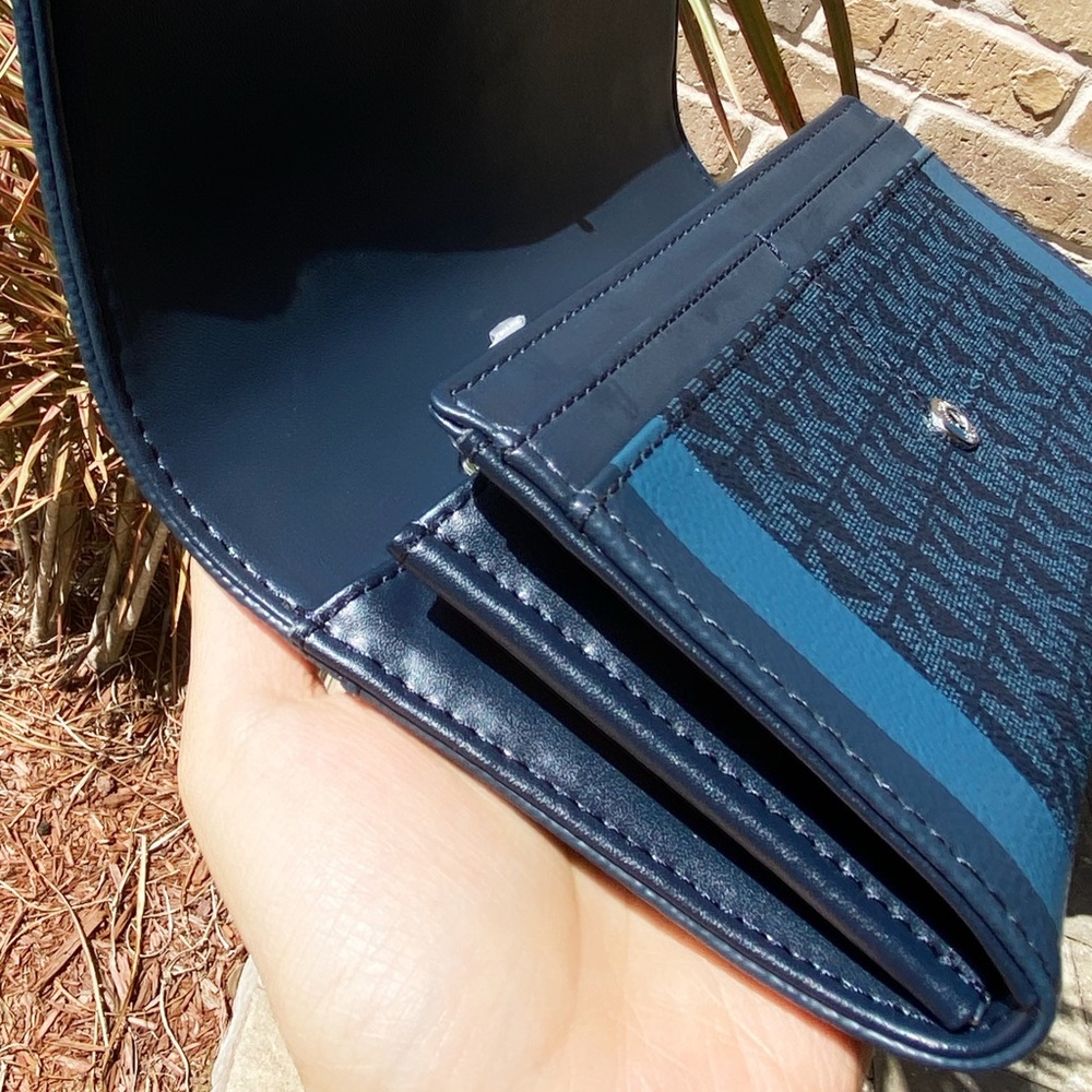 Michael kors large carryall wallet blue MK - Picture 6 of 6